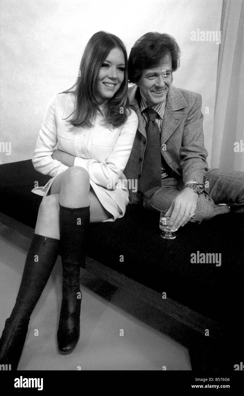 Actress diana rigg 1969 hi-res stock photography and images - Alamy