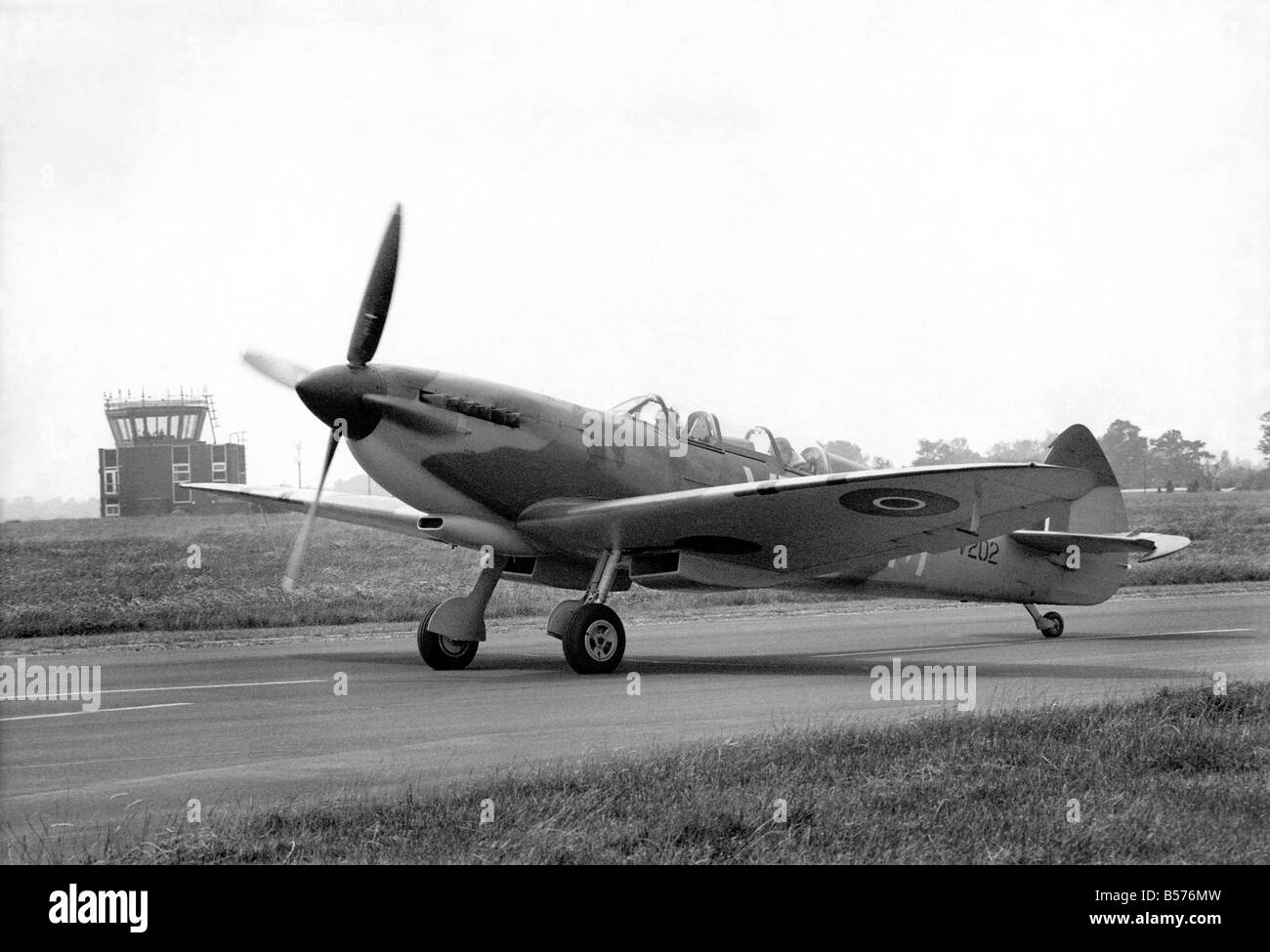 Aircraft Spitfire Trainer. July 1991 P004846 Stock Photo - Alamy