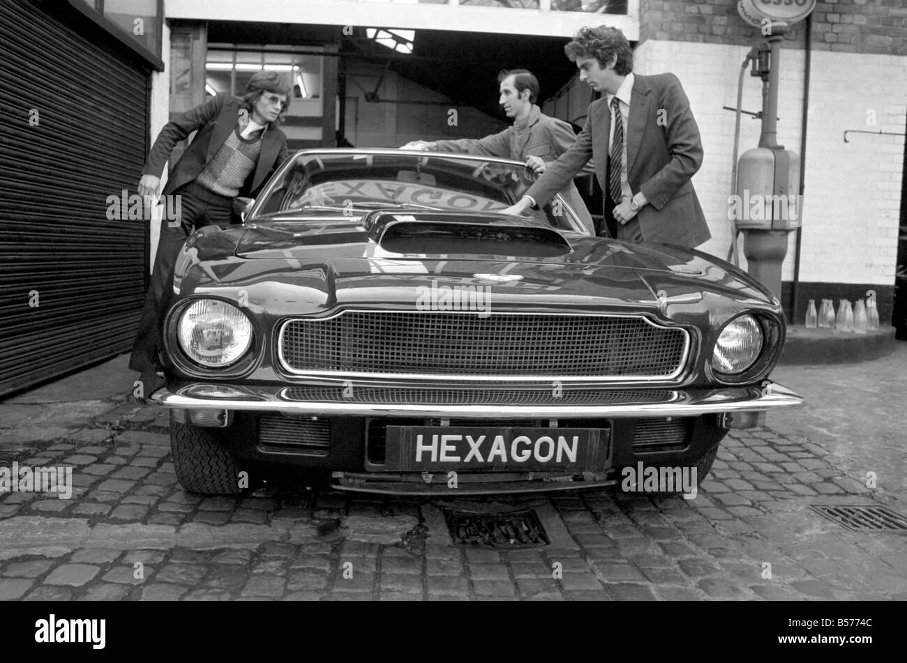 Hexagon Motors of Highgate. Aston Martin. December 1974 747666003