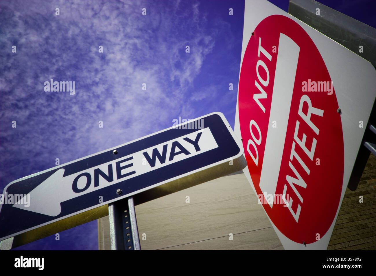 One Way and Do Not Enter traffic signs near each other Stock Photo Alamy