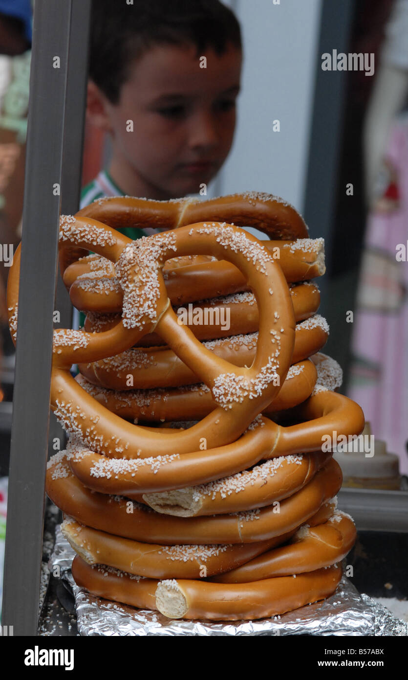 Pretzel Stand New York City Stock Photo Alamy