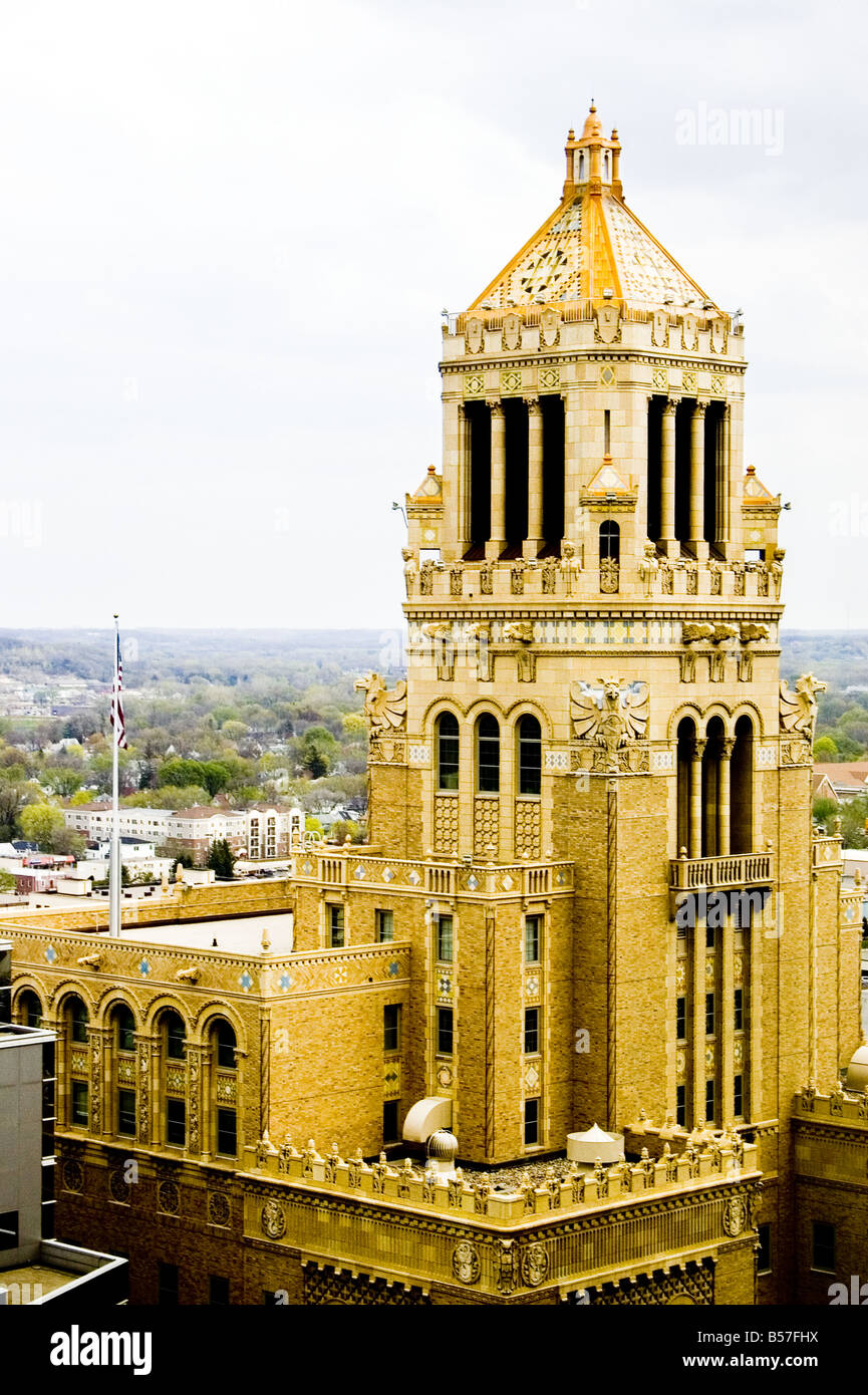 The carillon atop the Plummer Building at Mayo Clinic as seen from the Gonda Building Stock Photo