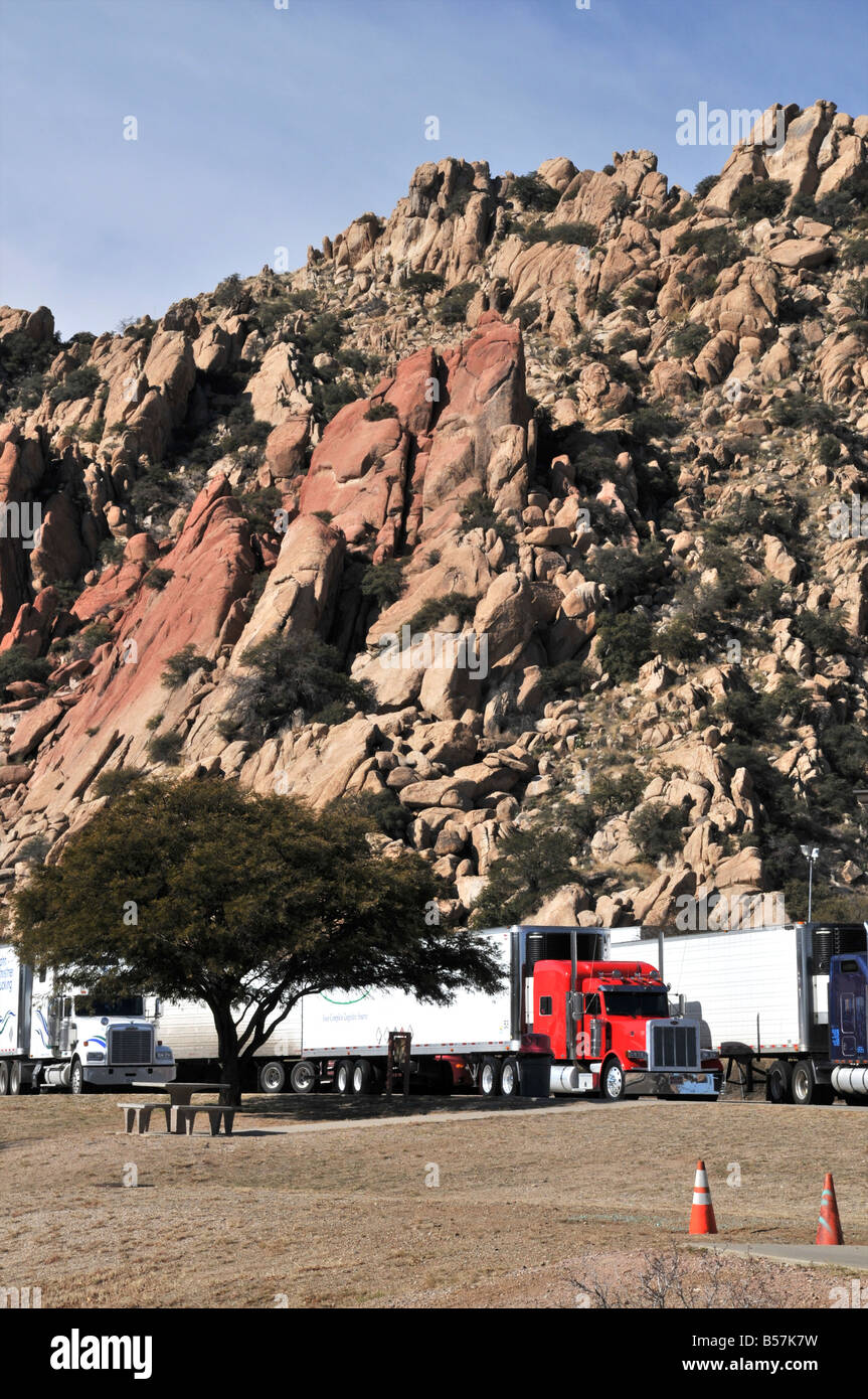 Truck Stop Along I10 At Texas Canyon South Arizona Stock Photo Alamy Truck Stop Along I10 At Texas Canyon South Arizona Stock Photo Alamy
