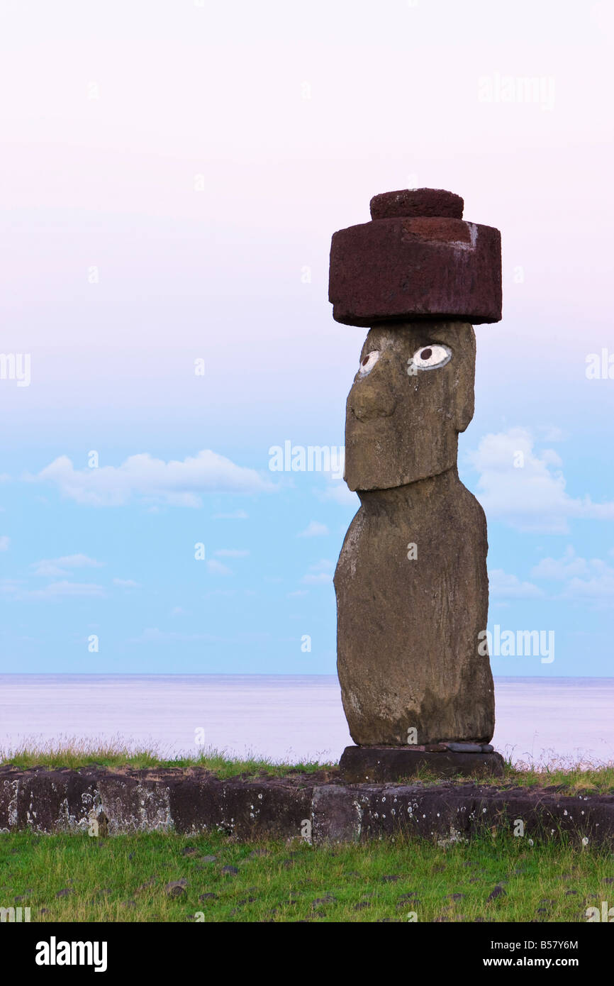 Ahu Ko Te Riku, the only topknotted and eyeballed Moai on the Island, Rapa Nui (Easter Island), Chile Stock Photo