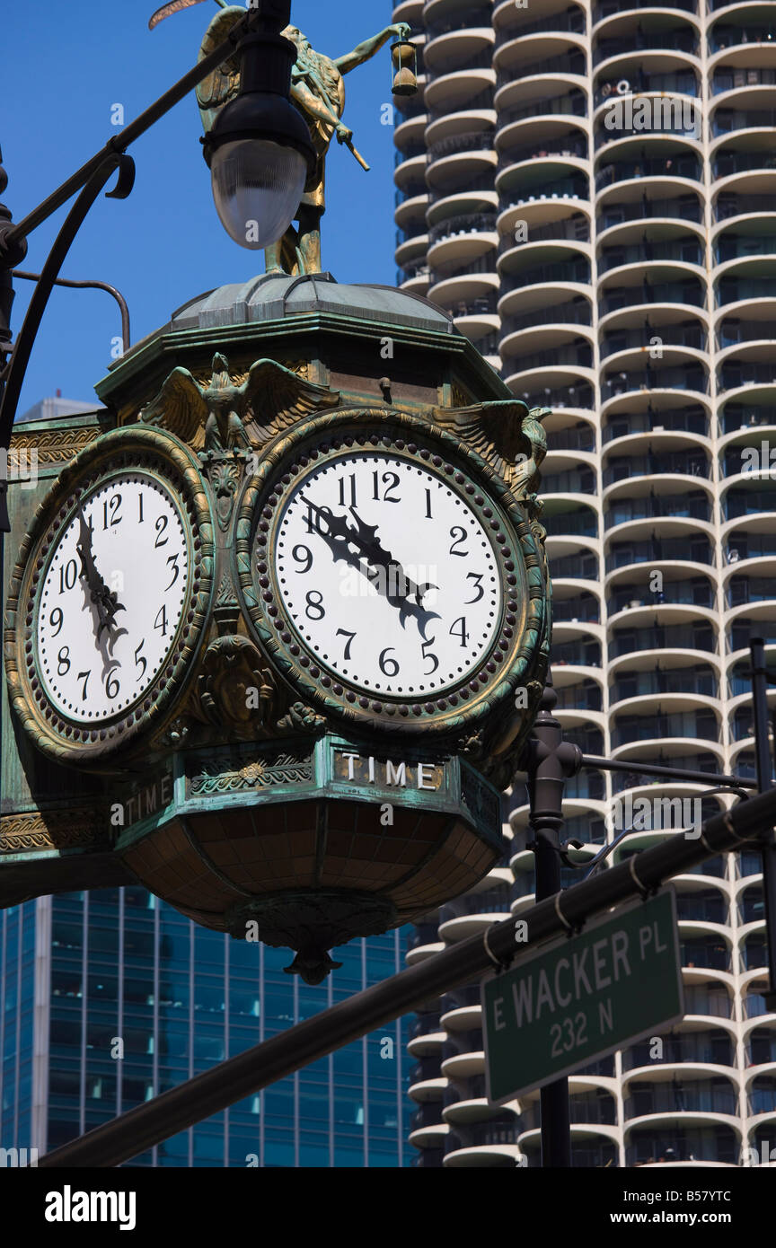 Chicago clock hires stock photography and images Alamy