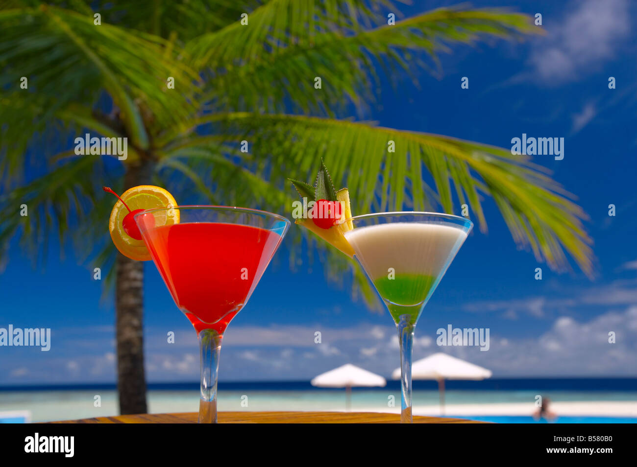 Cocktails by the pool Stock Photo Alamy