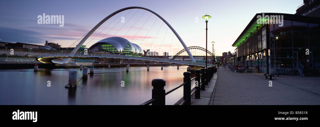 Millennium Bridge, Tyne Bridge and Sage Music Hall, Quayside, River Tyne, Newcastle upon Tyne, Tyne and Wear, England Stock Photo