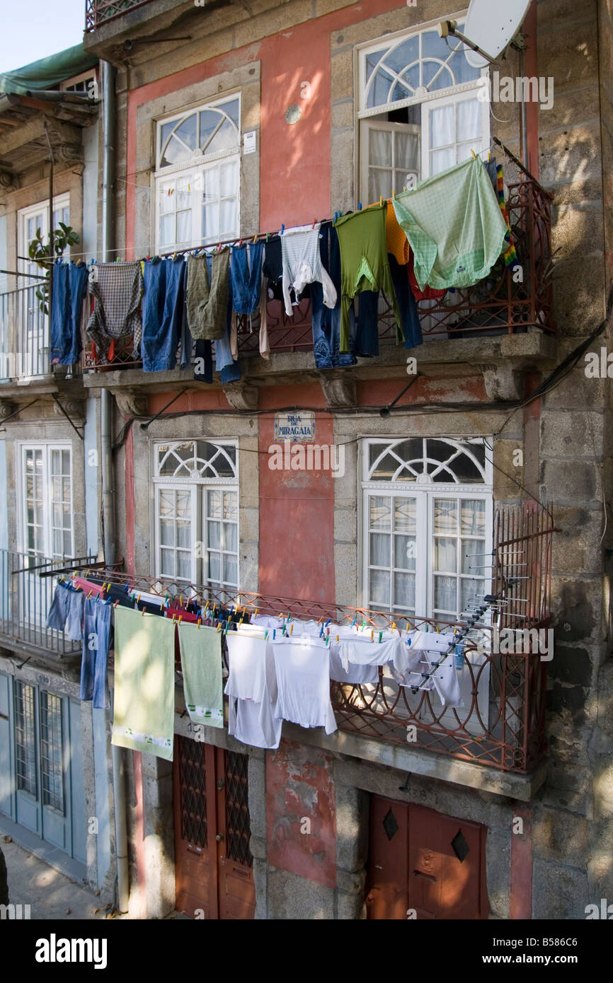 Tenement housing, Rua de Miragaia, Douro riverfront, Oporto, Portugal, Europe Stock Photo