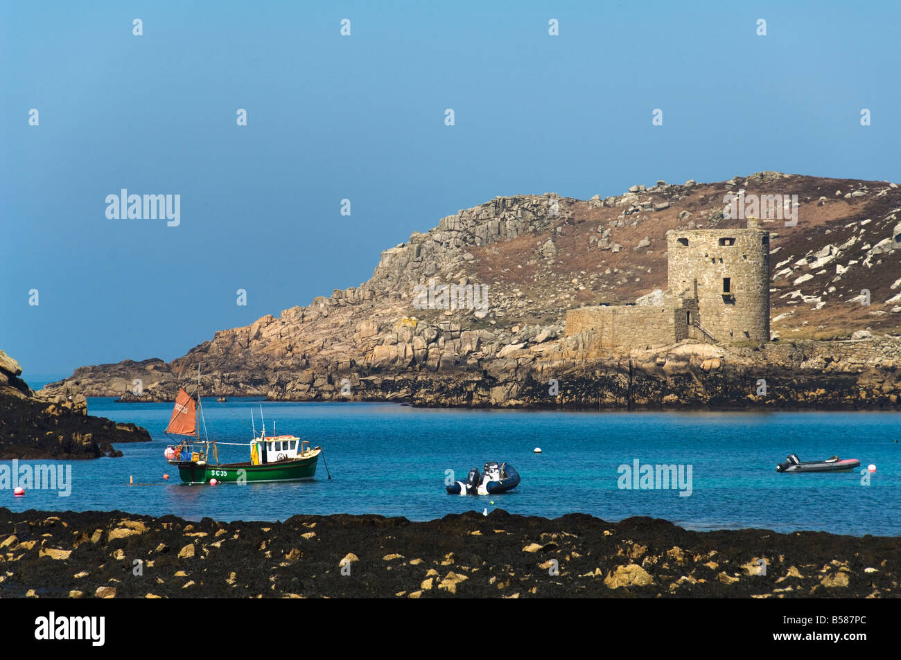Tresco and King Charles Castle in background, seen from Bryer (Bryher), Isles of Scilly, off Cornwall, United Kingdom, Europe Stock Photo