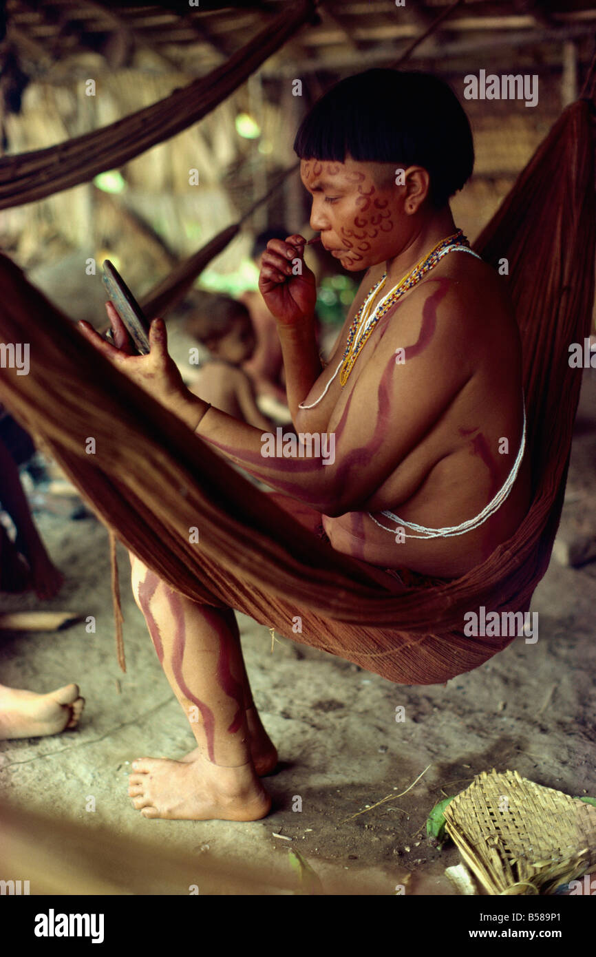 America Amerindian corpo body painting Caribbean Central America Chagres  Chocó immagine a colori Embera comunità etniche indiane ragazza Foto stock  - Alamy