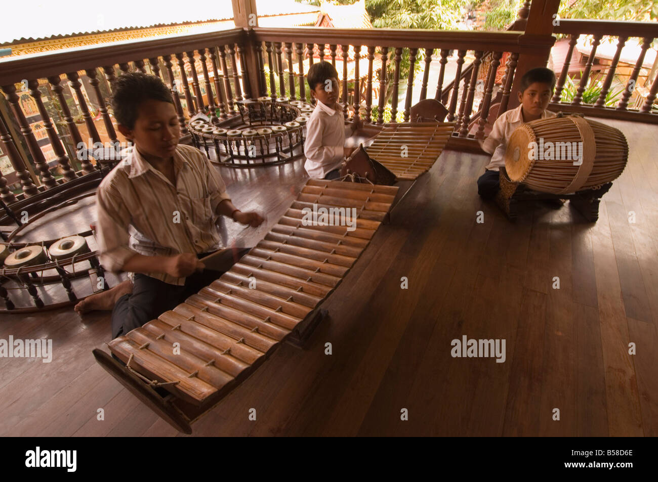 Musicians in the Royal Palace, Phnom Penh, Cambodia, Indochina, Southeast Asia Stock Photo
