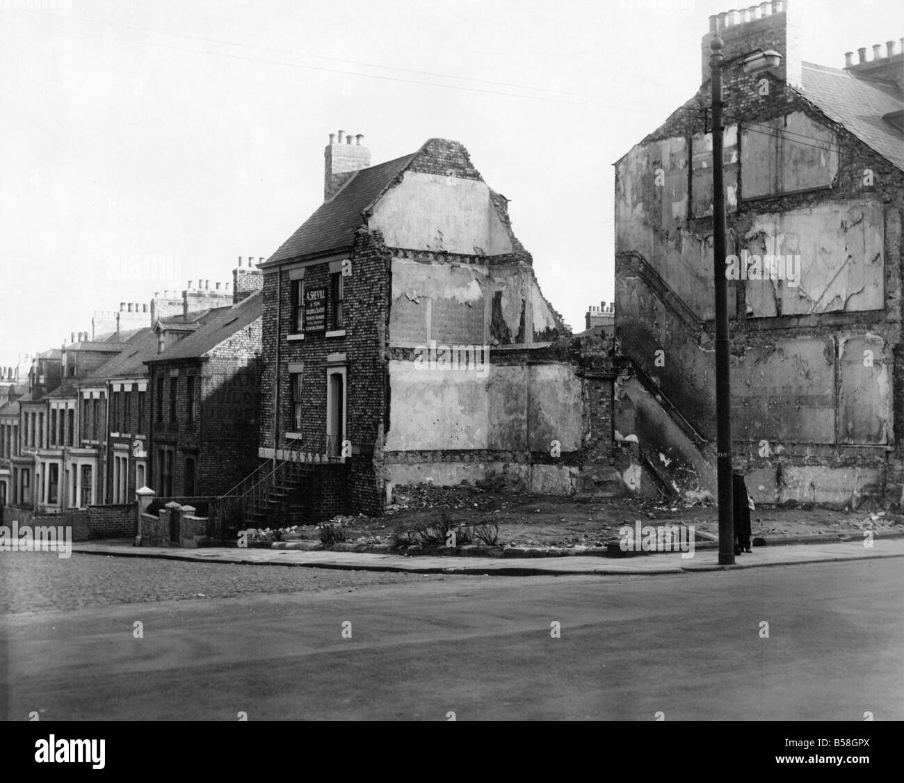 Derelict housing in an area of Westmorland Road Newcastle Stock Photo