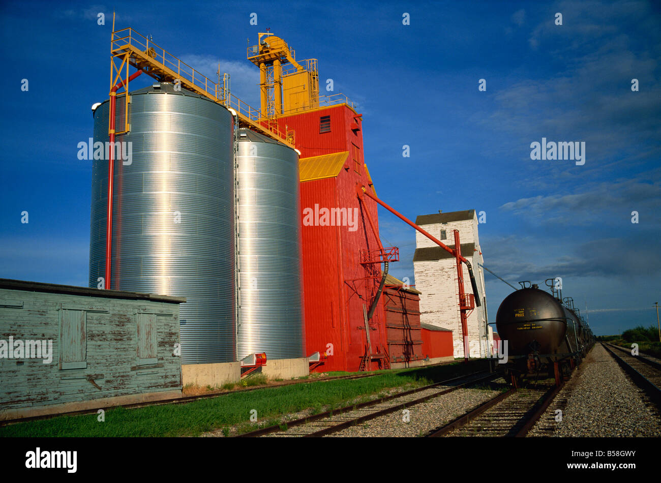 Grain elevators Willingdon Alberta Canada North America Stock Photo