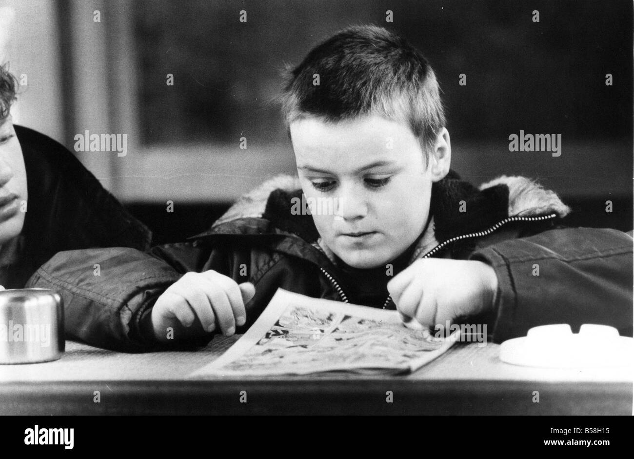 1980s fashion teenagers hi-res stock photography and images - Alamy
