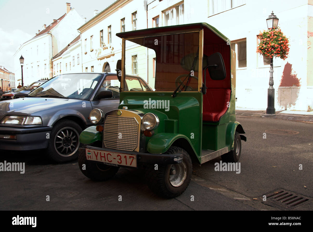 Old fashioned Post Office van, Castle Hill, Buda, Old Town, Budapest Stock  Photo - Alamy