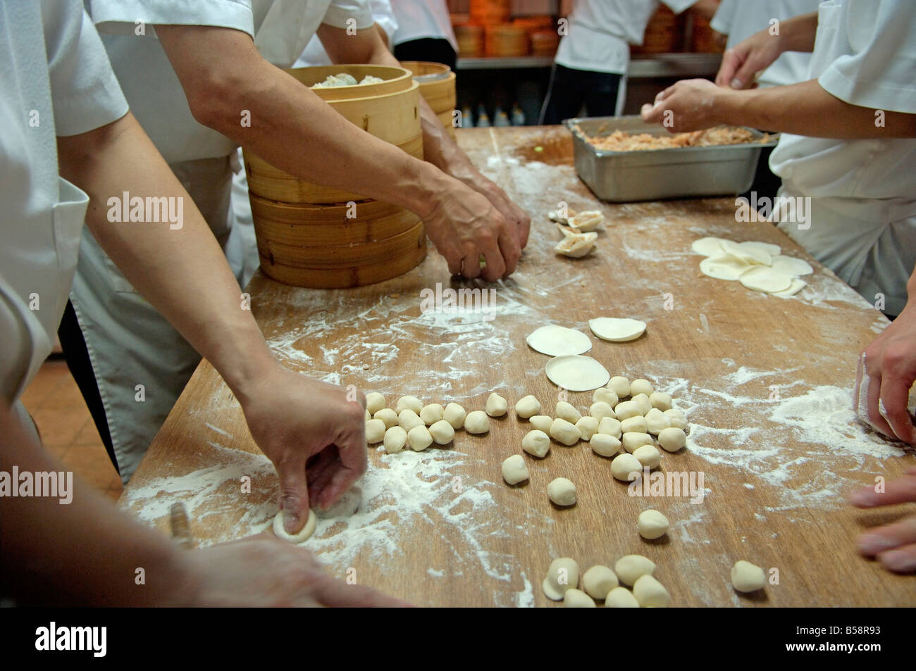 Making chinese ravioli (dim sum), Taipei, Taiwan, Republic of China Stock Photo