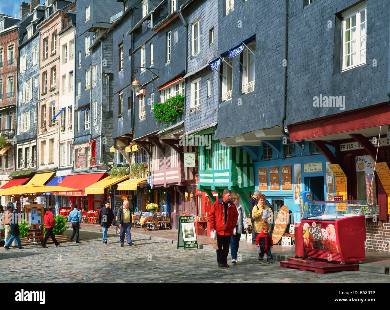 Shops And Restaurants In Quai Ste Catherine Vieux Bassin Honfleur Basse Normandie France Europe Stock Photo Alamy