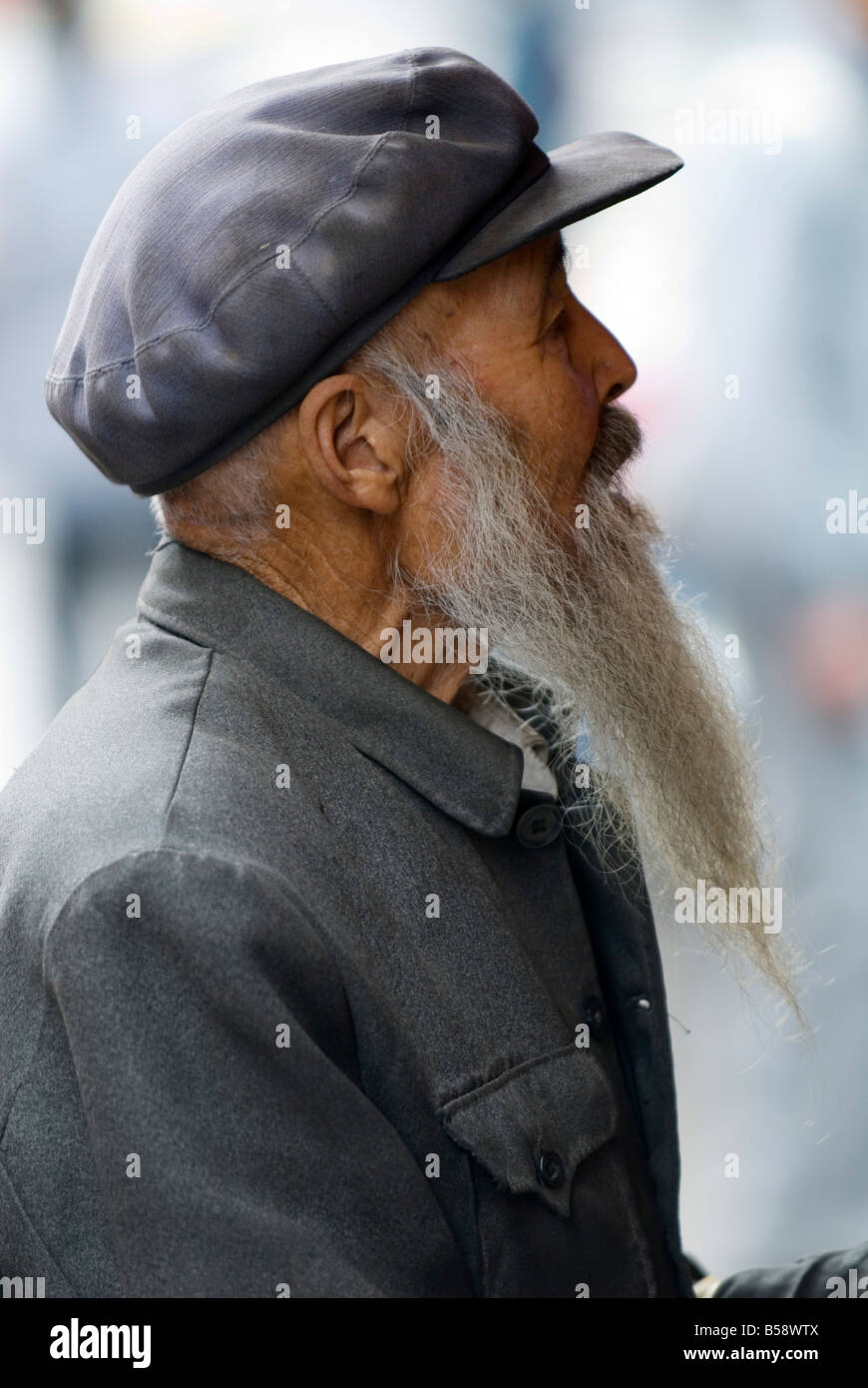 Old man with long beard hi-res stock photography and images - Alamy