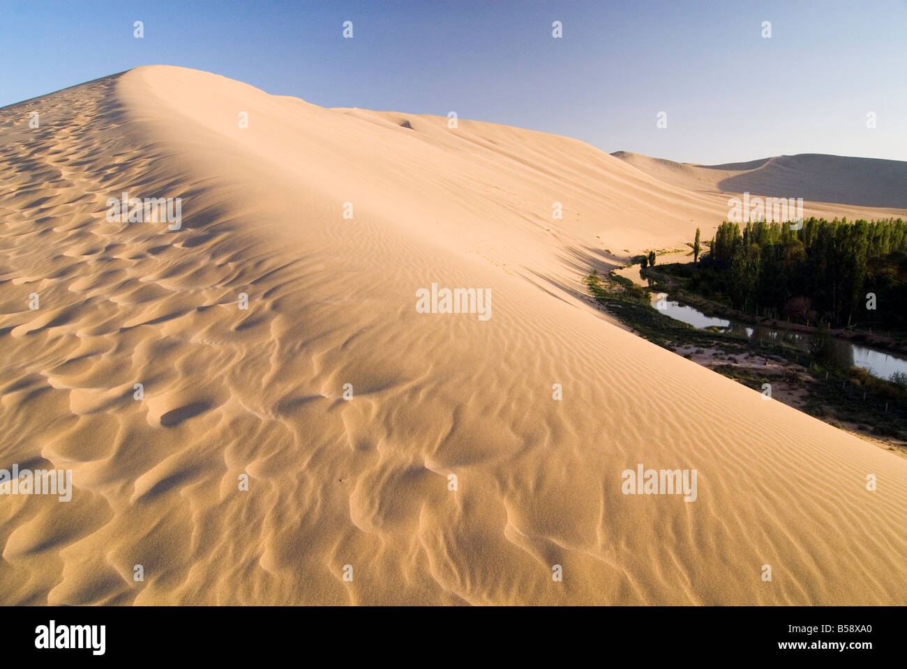 China oasis hi-res stock photography and images - Alamy