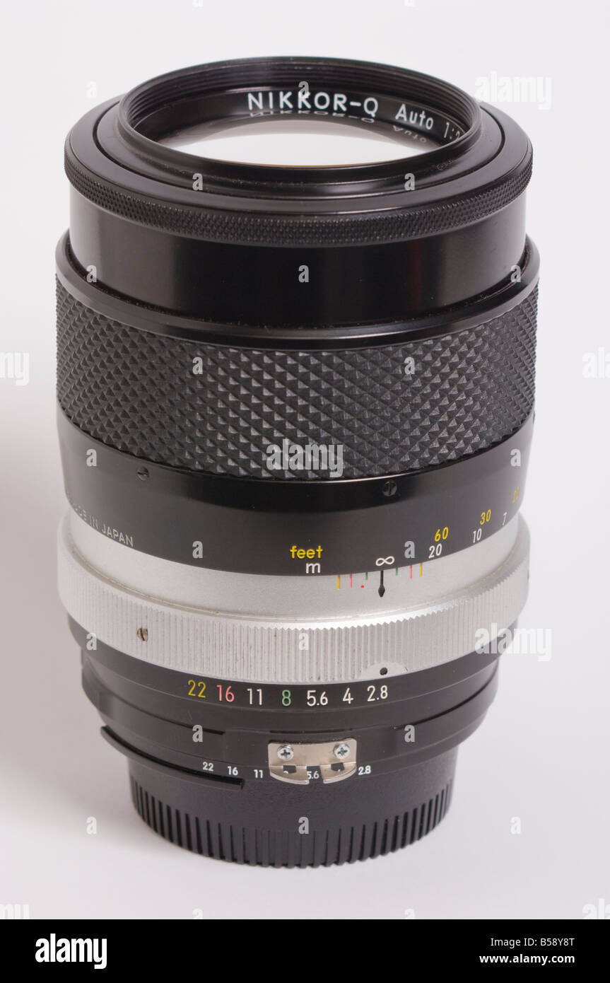 A Nikon 135mm f2.8 ai Nikkor telephoto manual focus lens for Nikon 35mm slr  film cameras having being ai'd from a non-ai lens Stock Photo - Alamy