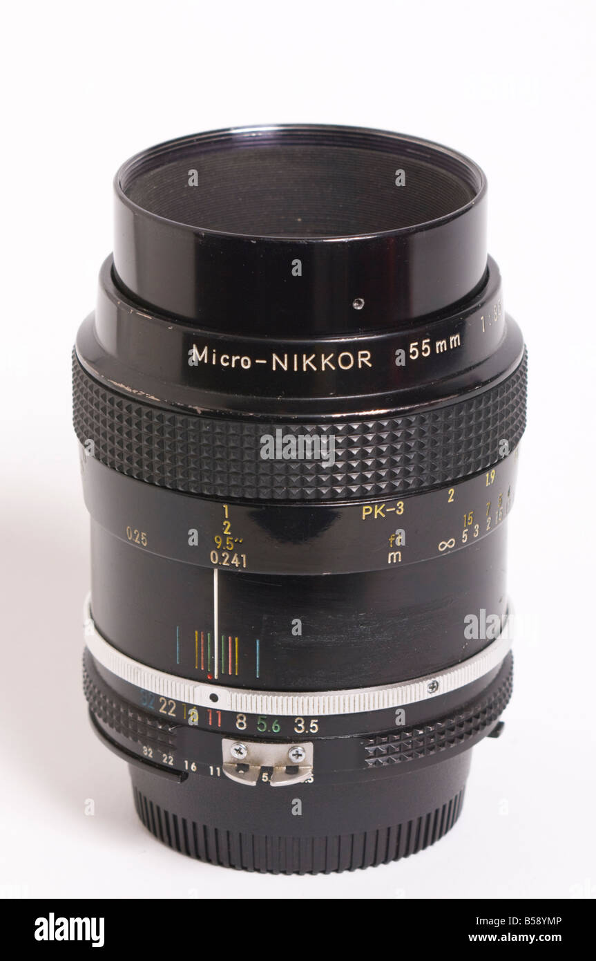 A Nikon 55mm f3.5 ai Nikkor micro macro manual focus lens for close up  (closeup) work using Nikon 35mm slr film cameras Stock Photo - Alamy