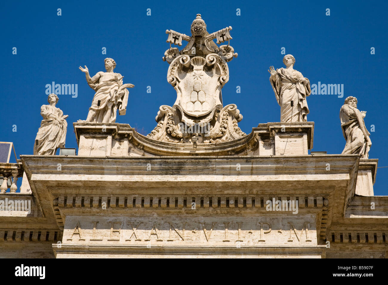Statues on building in Saint Peter’s Square, Piazza San Pietro, Vatican