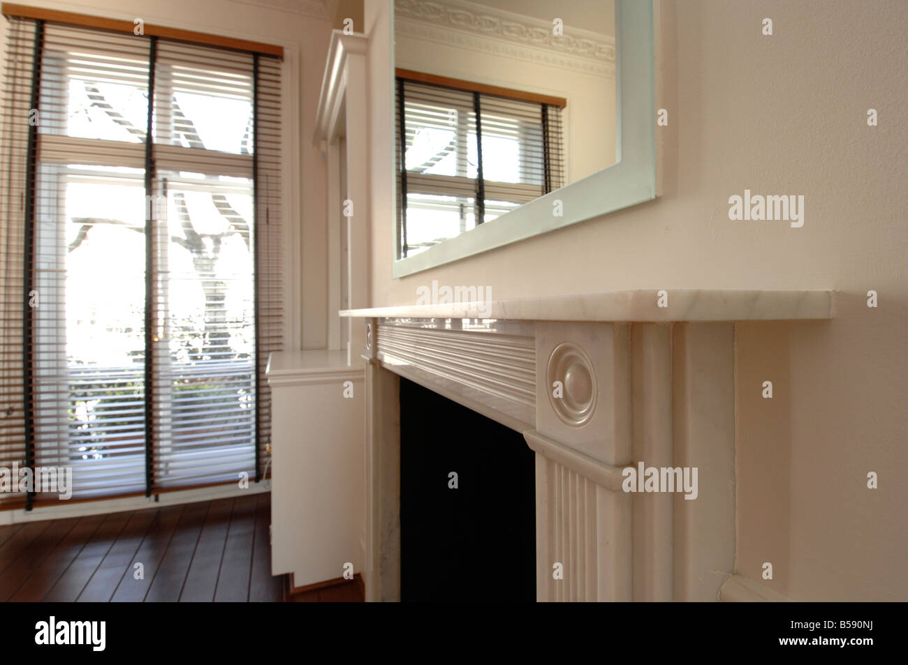 Victorian fireplace interior hi-res stock photography and images - Alamy