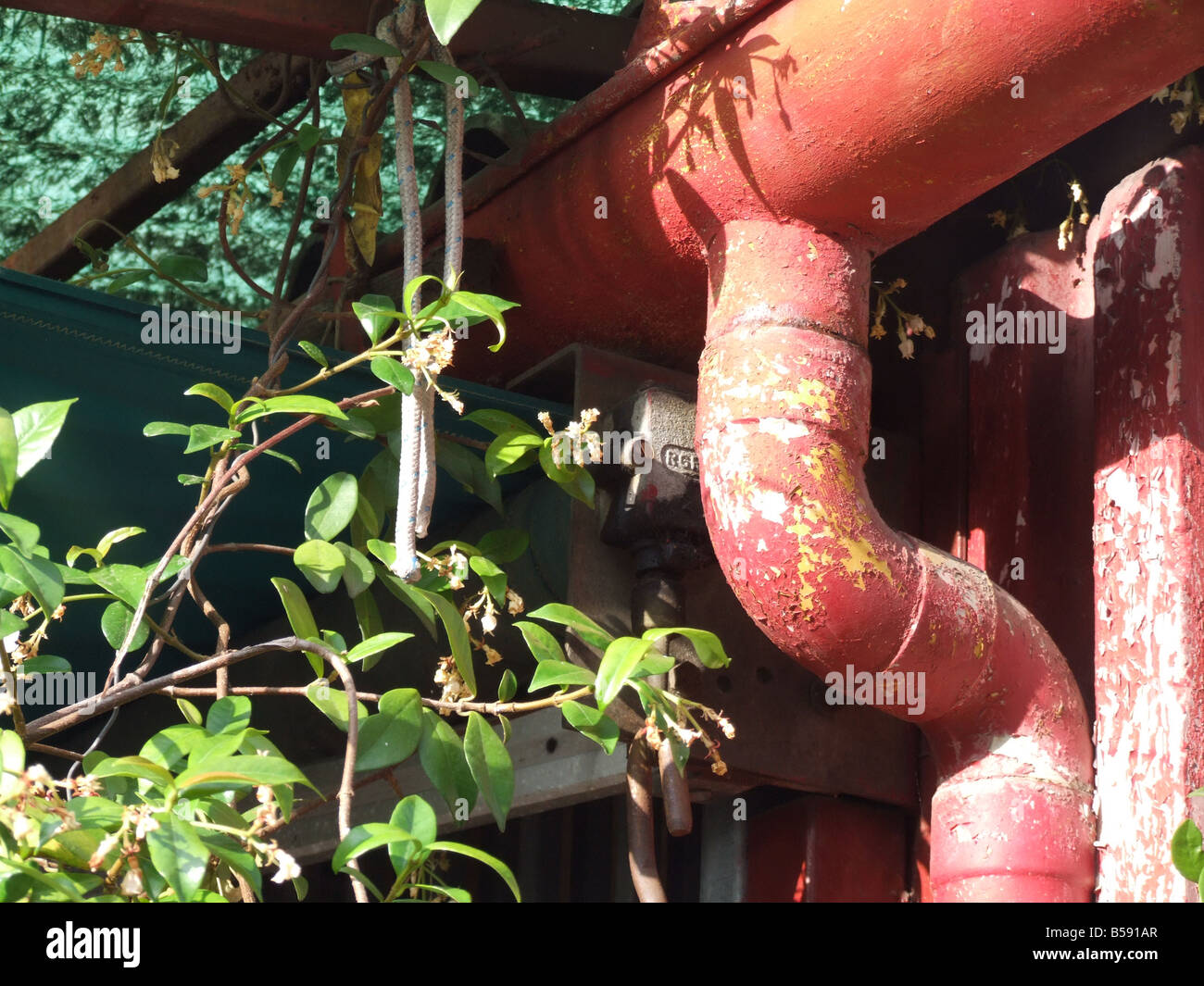 Drainage pipe paint hires stock photography and images Alamy