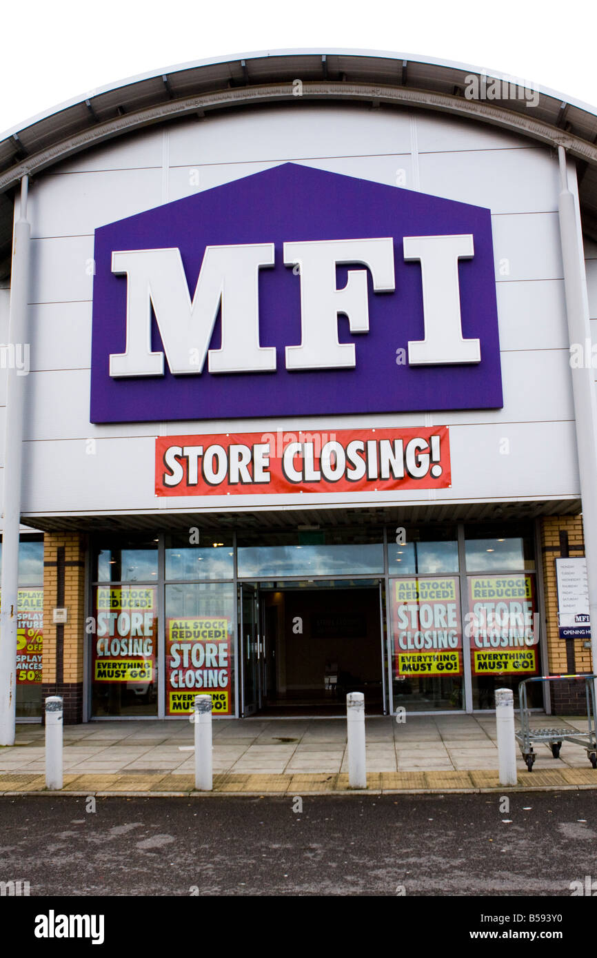 Main entrance to MFI Oldham Manchester store closing Stock Photo