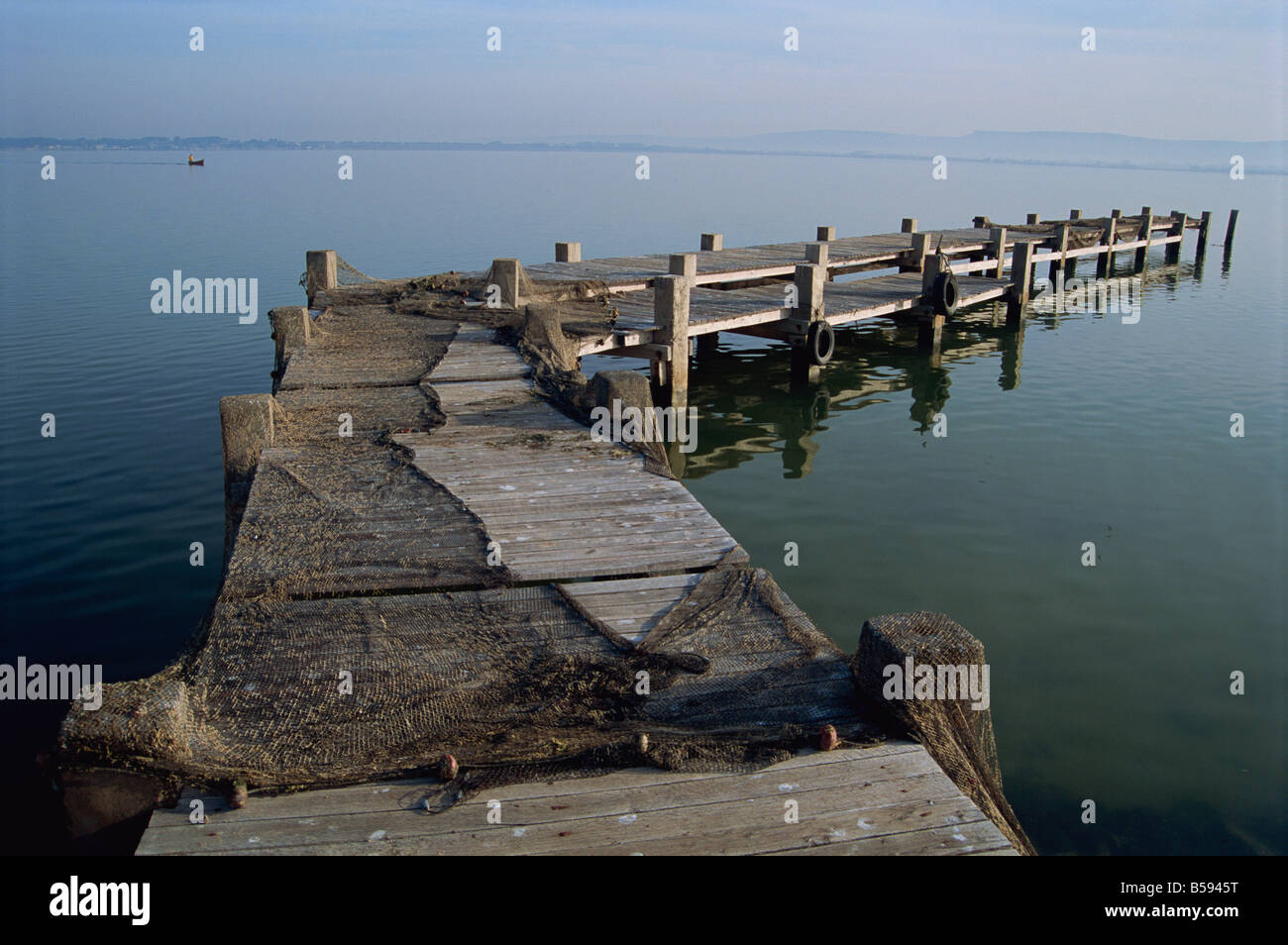 Fishing nets on a wooden jetty at Etang de Bages near Narbonne Languedoc  Roussillon France M Busselle Stock Photo - Alamy