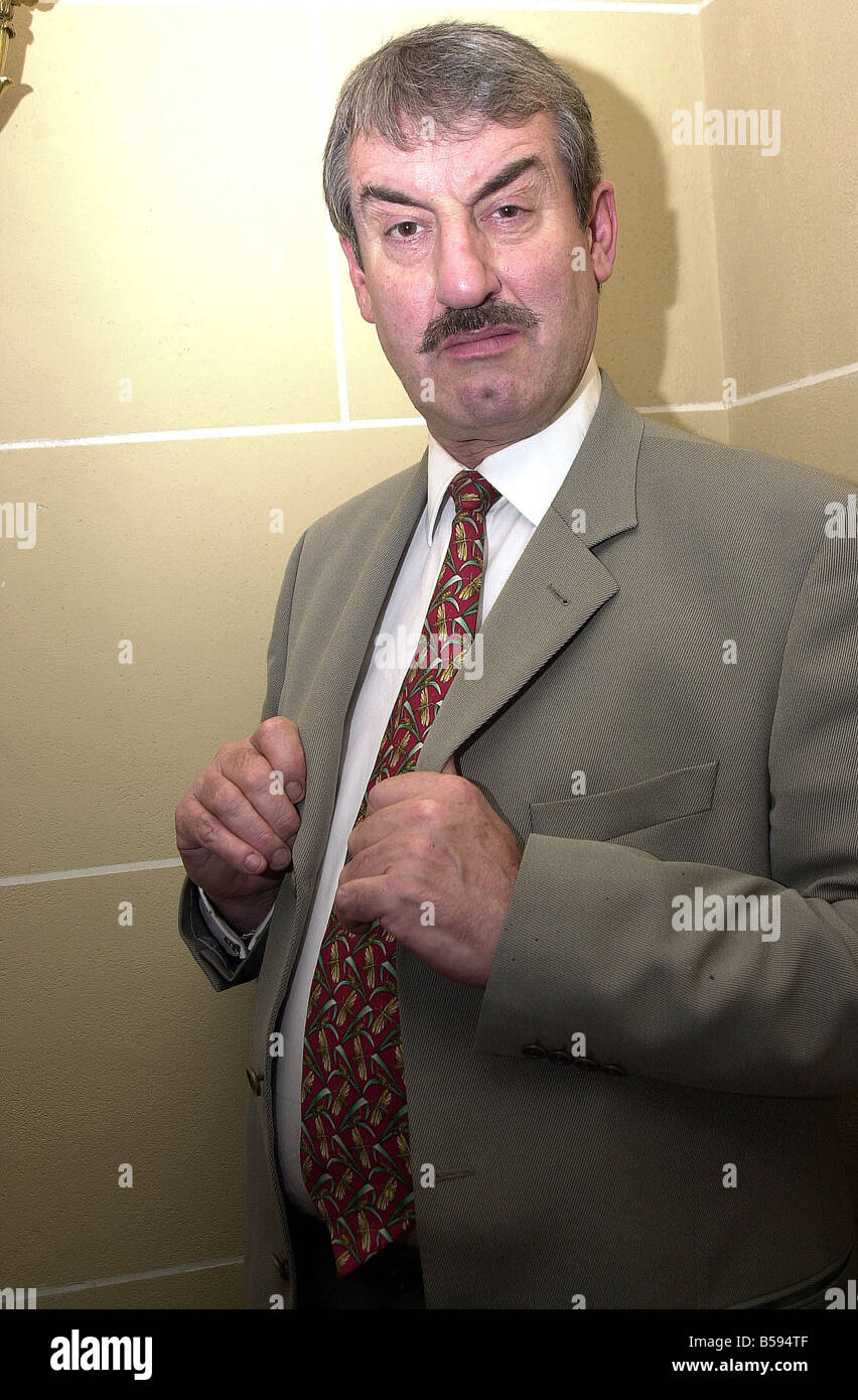 John Challis November 2001 Actor Who Plays Boycie In The Bbc Comedy Series Only Fools And Horses Stock Photo Alamy