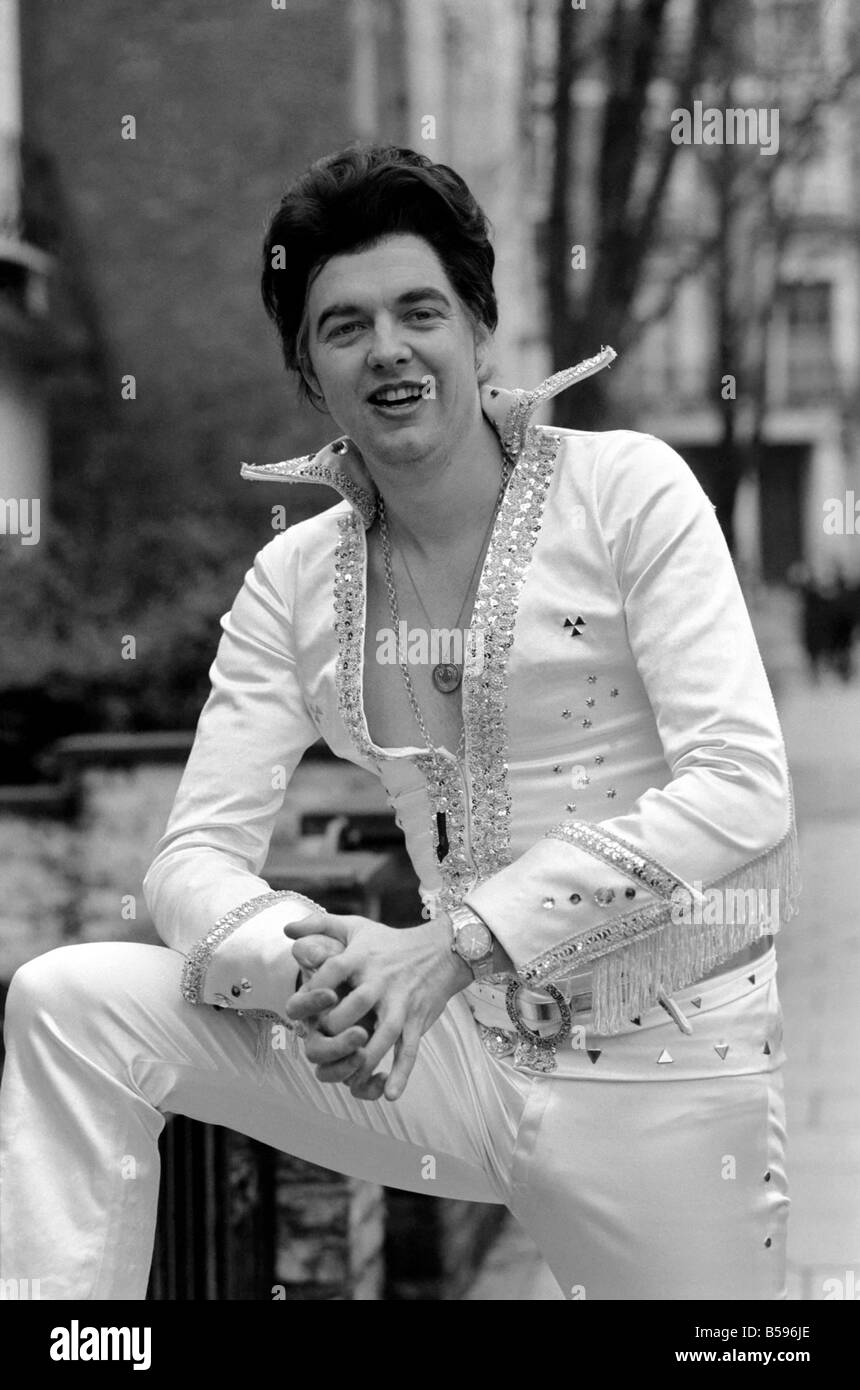 Elvis presley 1970s hi-res stock photography and images - Alamy