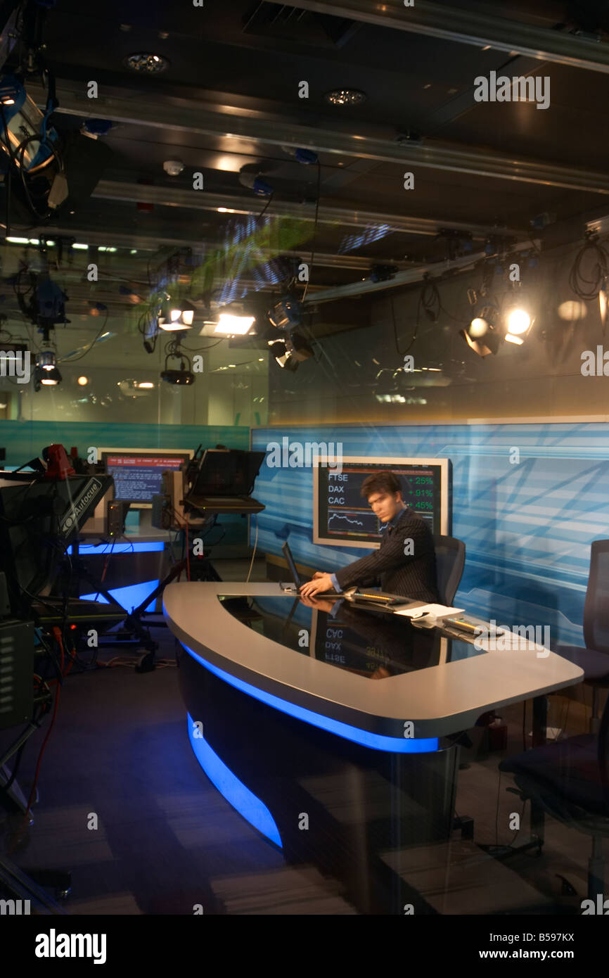News reader at Bloomberg live financial news service Finsbury Square City of London EC2 England Stock Photo