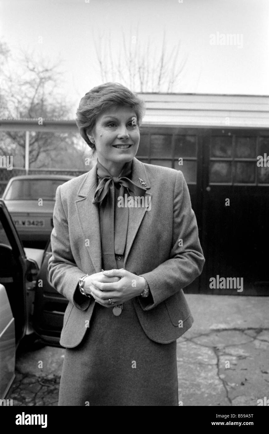 Angela rippon bbc hi-res stock photography and images - Alamy