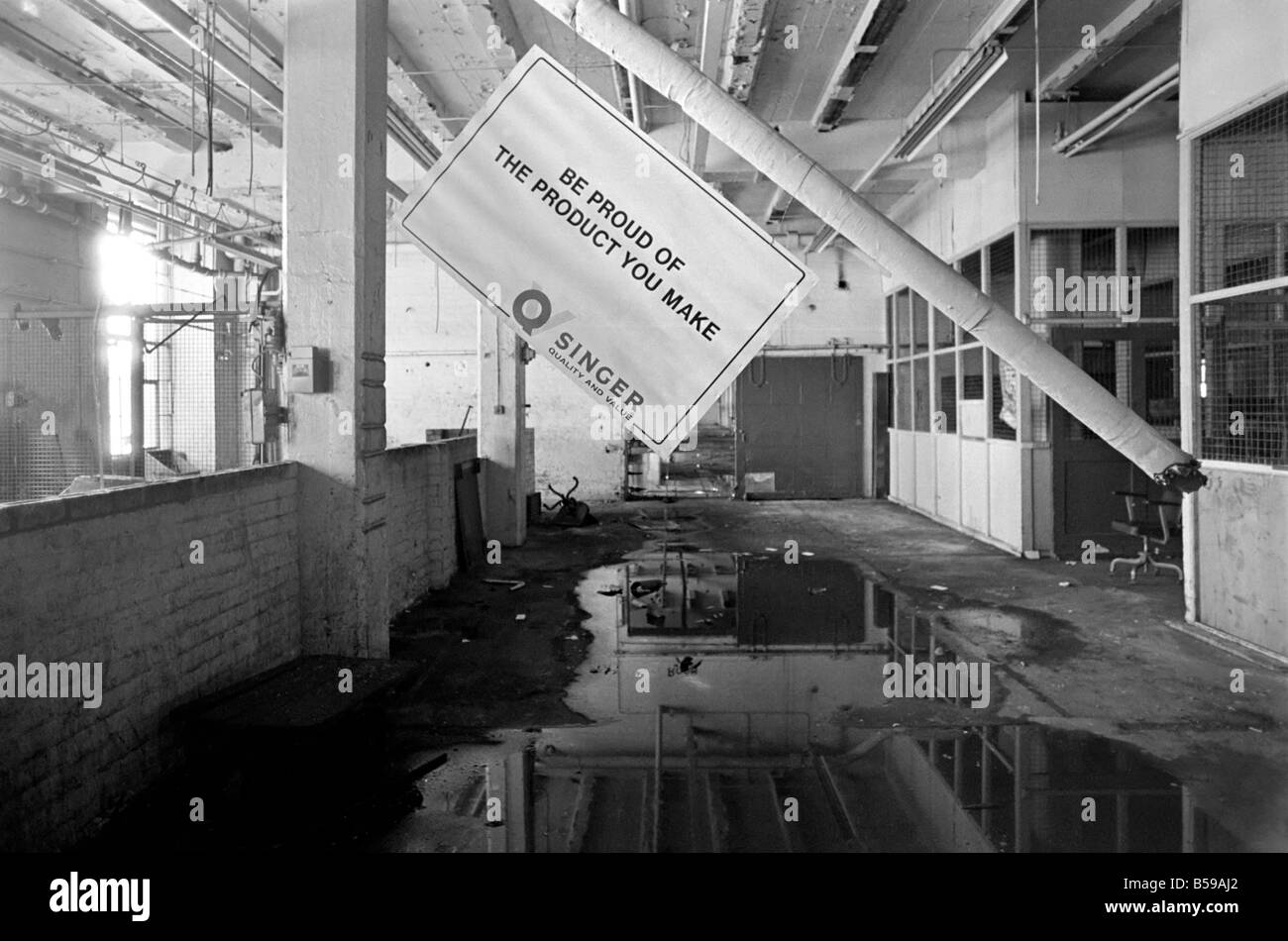 Industrial Decay The derelict Singer Sewing machine factory in Dundee