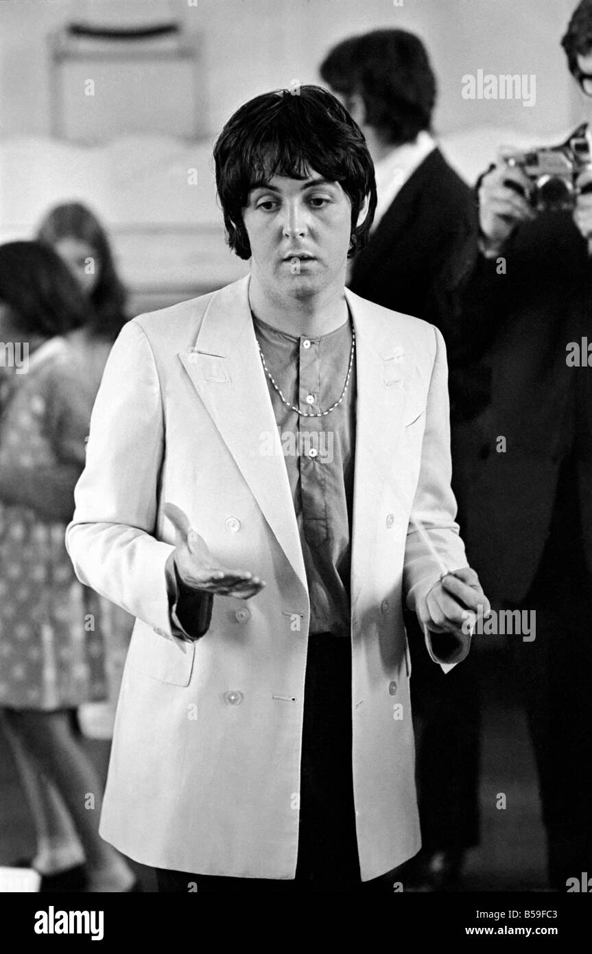 Beatles Singer Paul Mccartney Conducts A Brass Band 13 10 July 1968 13 10 Y06397 002 Stock Photo Alamy