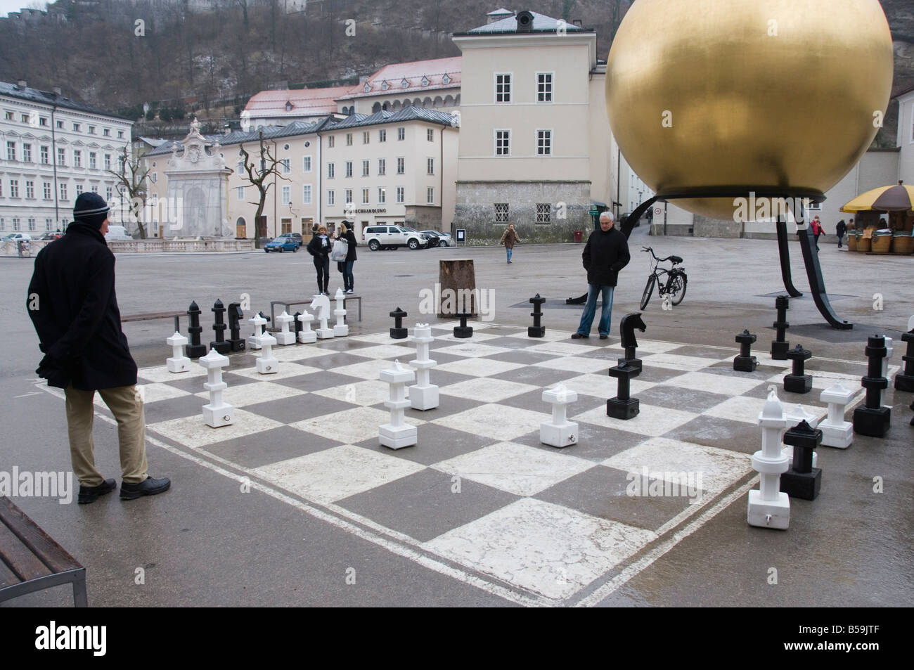 Playing chess europe hi-res stock photography and images - Alamy