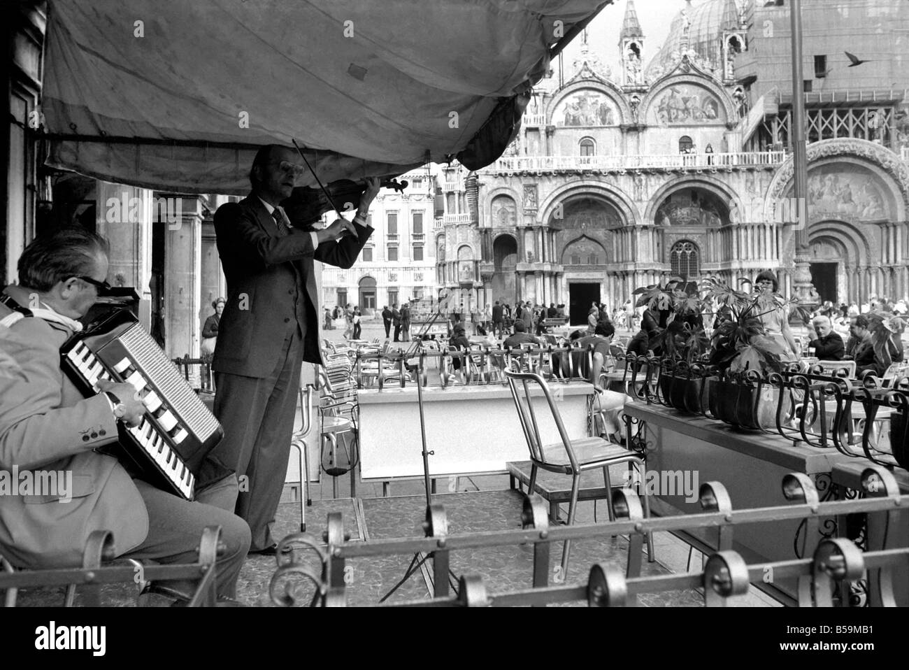 Venice Barrel Leg in The Blues main image 1