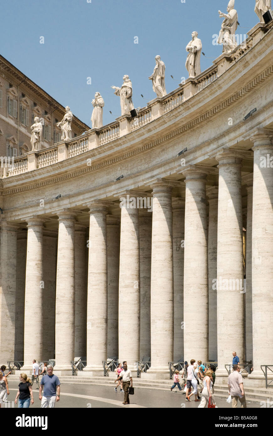 Colonnade column vatican rome hi-res stock photography and images - Alamy