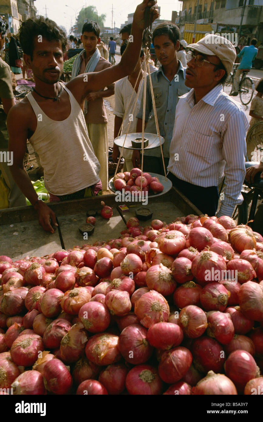 Onions for sale India Asia Stock Photo Alamy