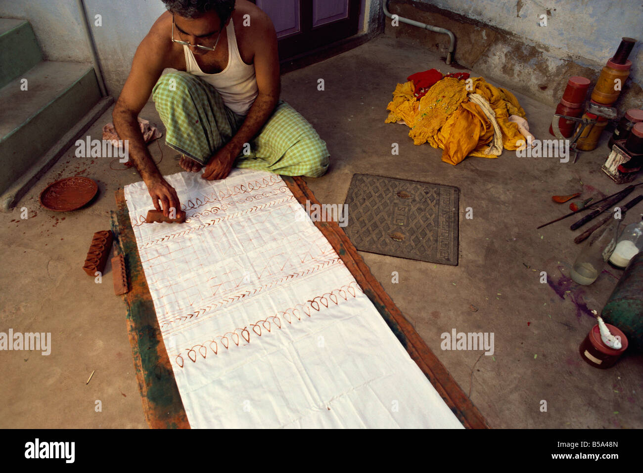 Tie and dye process Bhuj Kutch district Gujarat state India Asia Stock Photo
