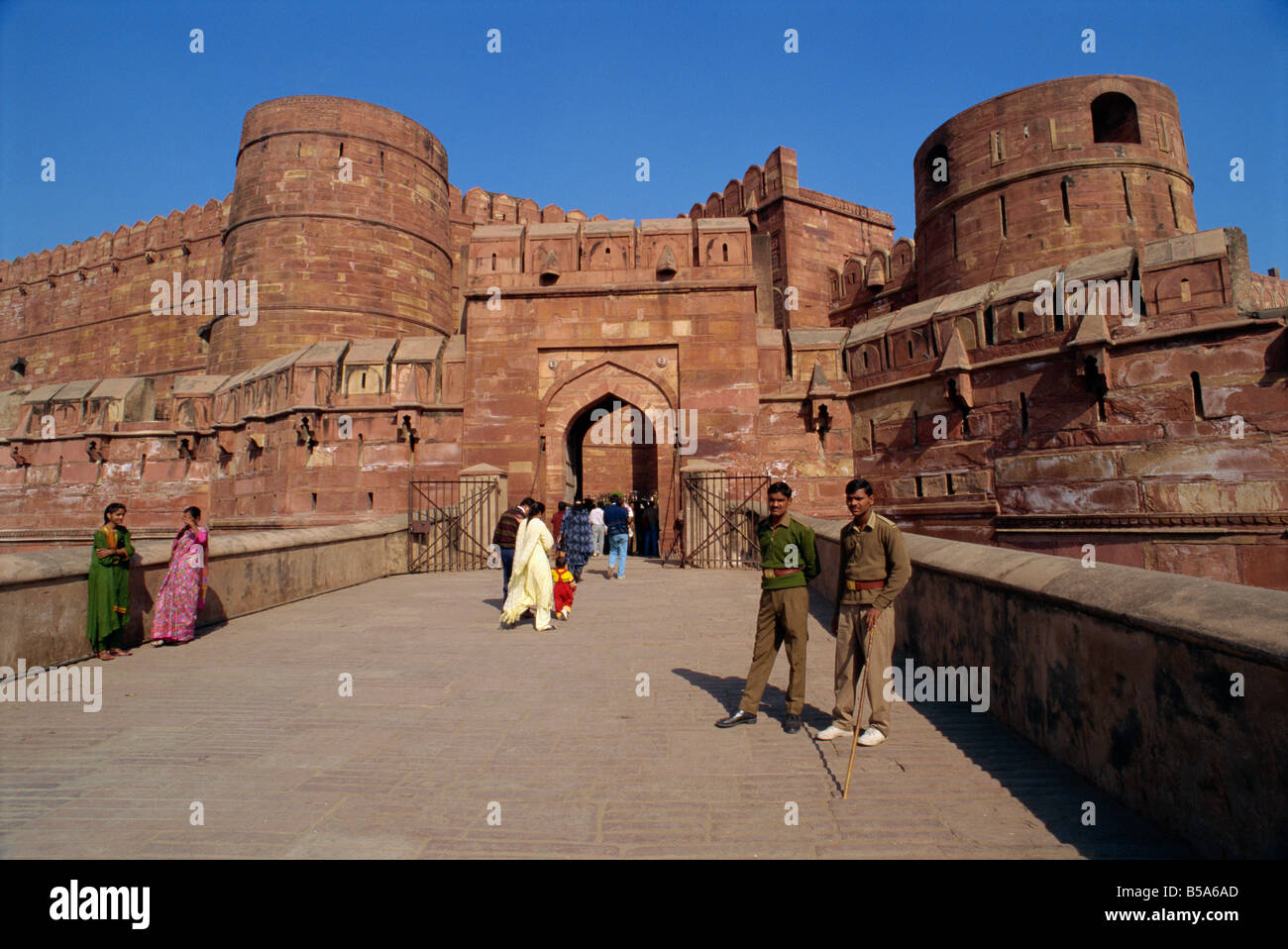 Red Fort built by Akbar in 1565 completed by Aurangzeb UNESCO World Heritage Site Agra Uttar Pradesh state India Asia Stock Photo