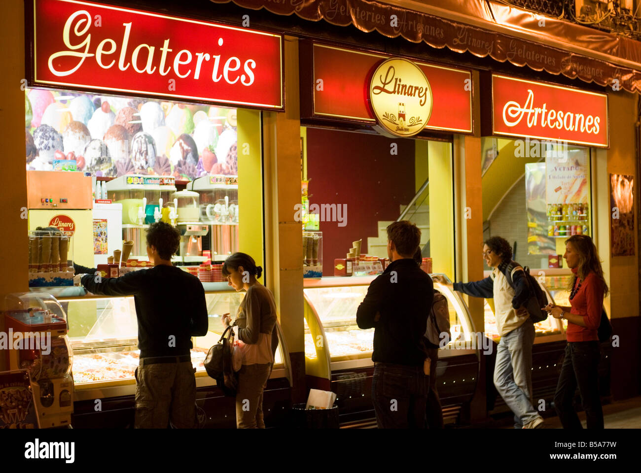 People having a late night ice cream at the locally famous Llinares