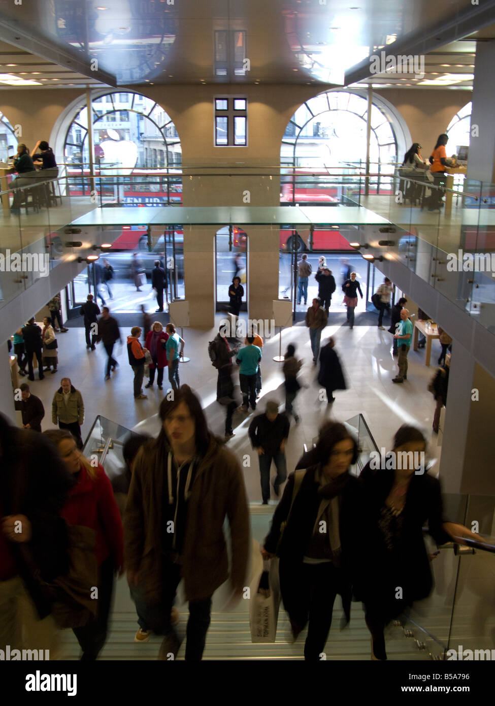 Apple Computers Store, Regent Street, England Stock Photo Alamy