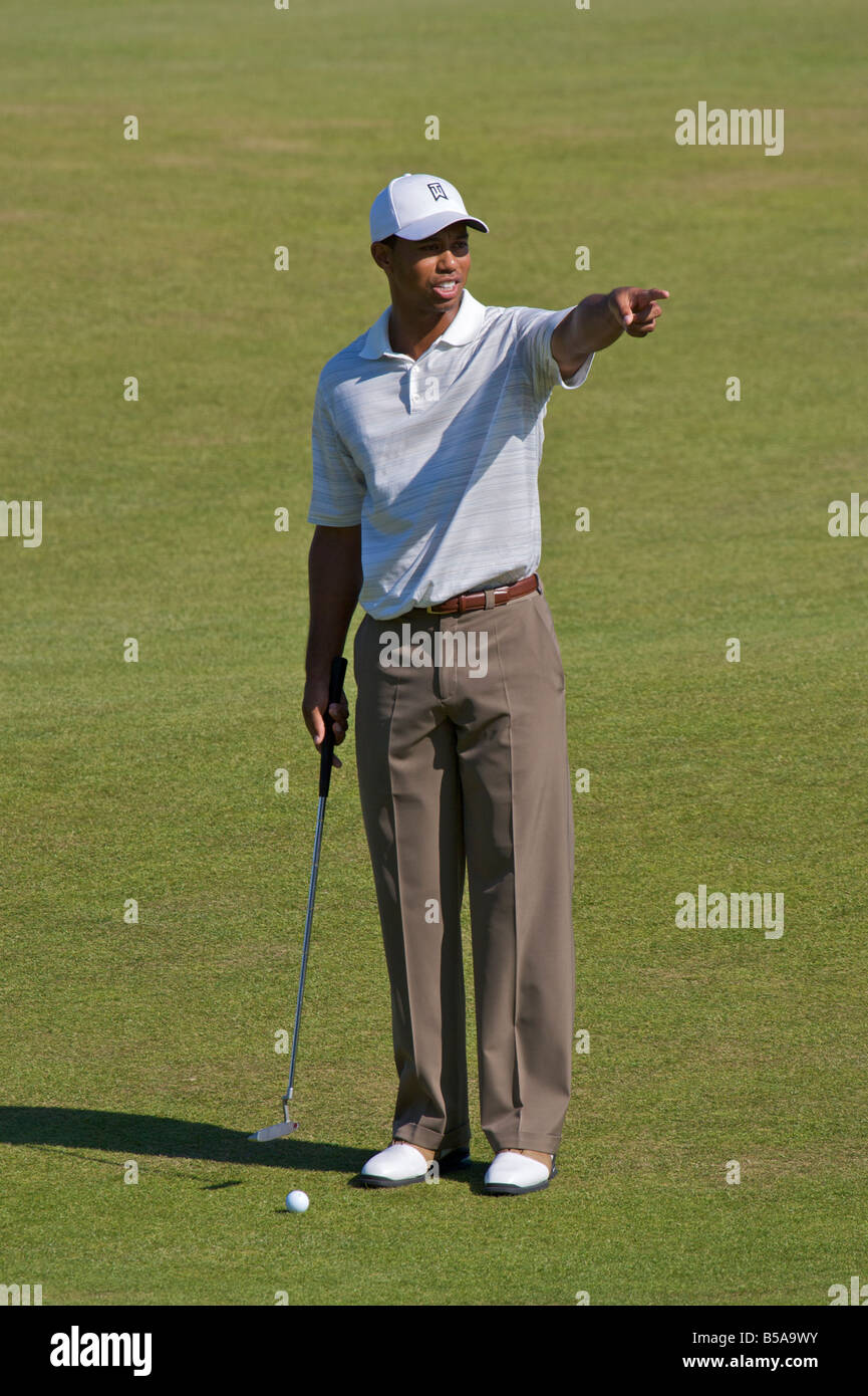 Tiger woods golf hi-res stock photography and images - Alamy