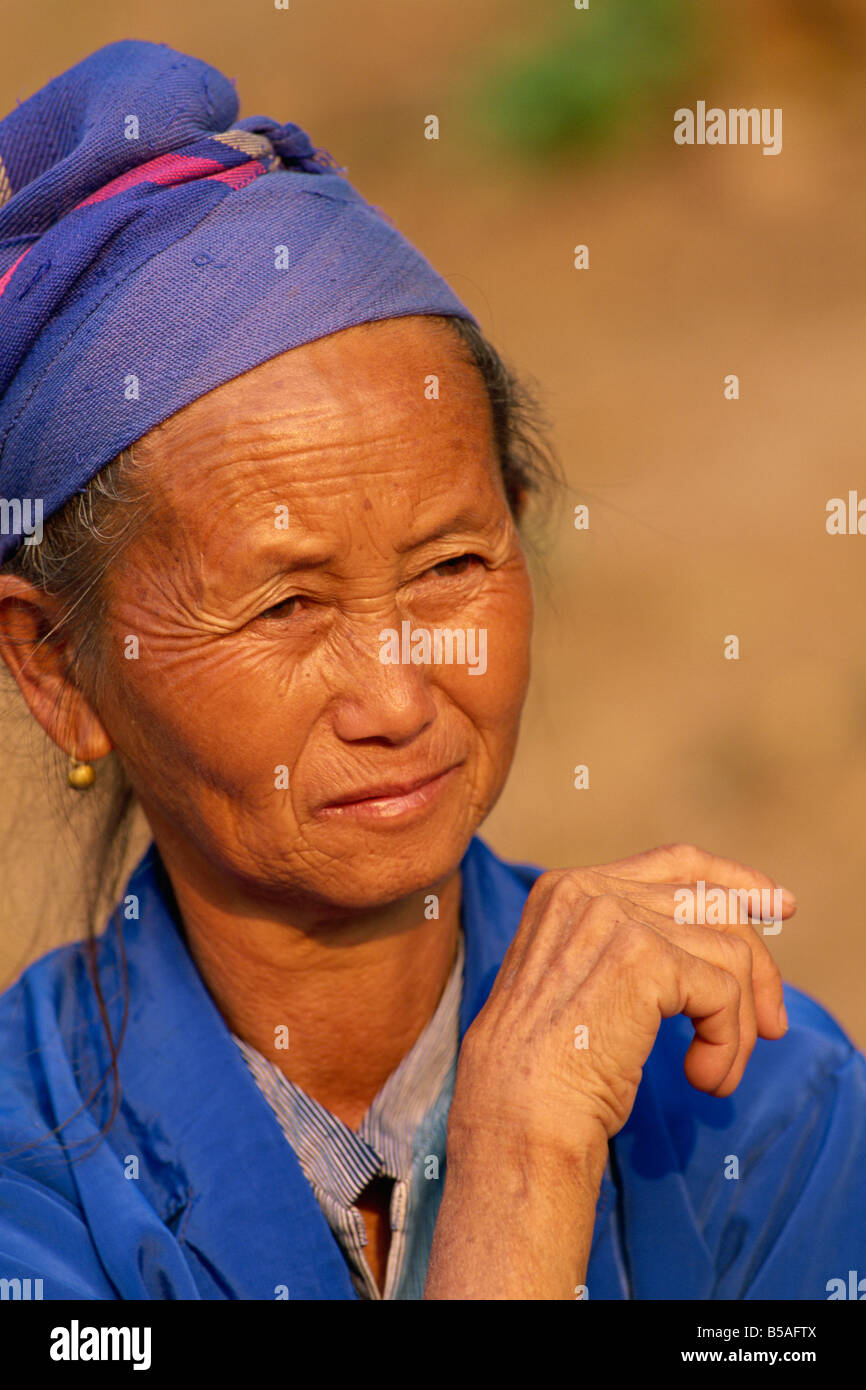 Blue hmong women hi-res stock photography and images - Alamy
