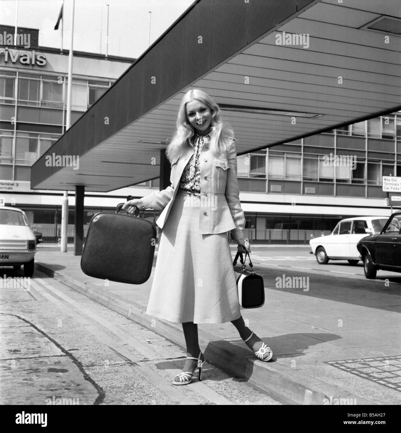 Models. L-R: Dolores Sheraton, Elizabeth Rummel, Jenny Knox and Marlene ...