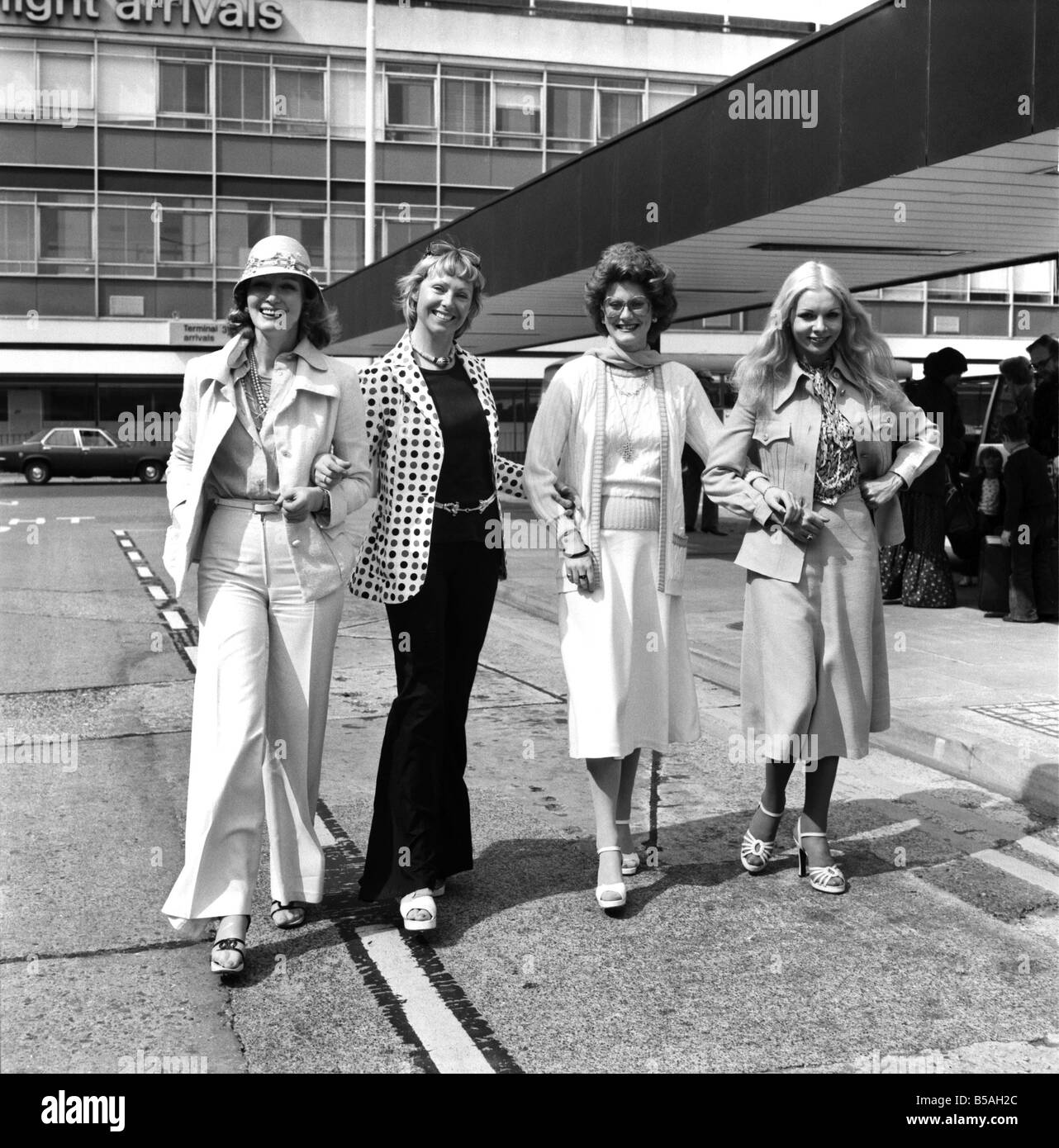 Models. L-R: Dolores Sheraton, Elizabeth Rummel, Jenny Knox and Marlene ...