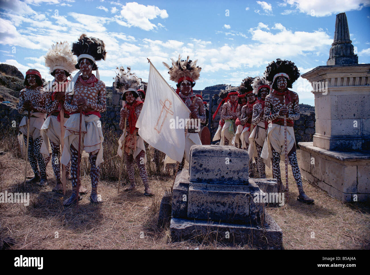 Traditional Tarahumara Clothing High Resolution Stock Photography And Images Alamy Traditional Tarahumara Clothing High Resolution Stock Photography And Images Alamy
