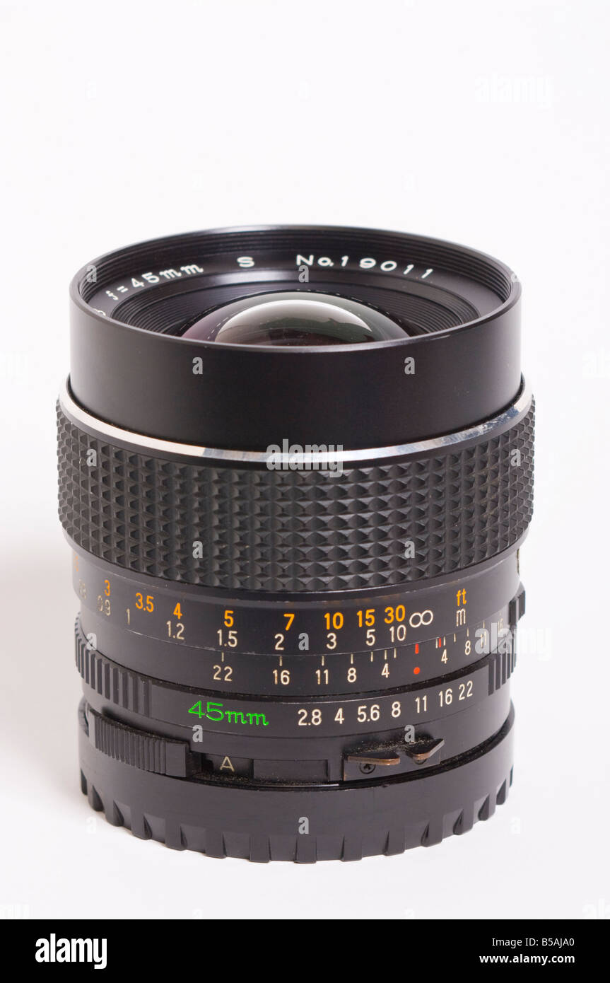 A Mamiya 45mm f2.8 wide angle lens for a manual focus mamiya m645 medium format 120 roll film camera Stock Photo